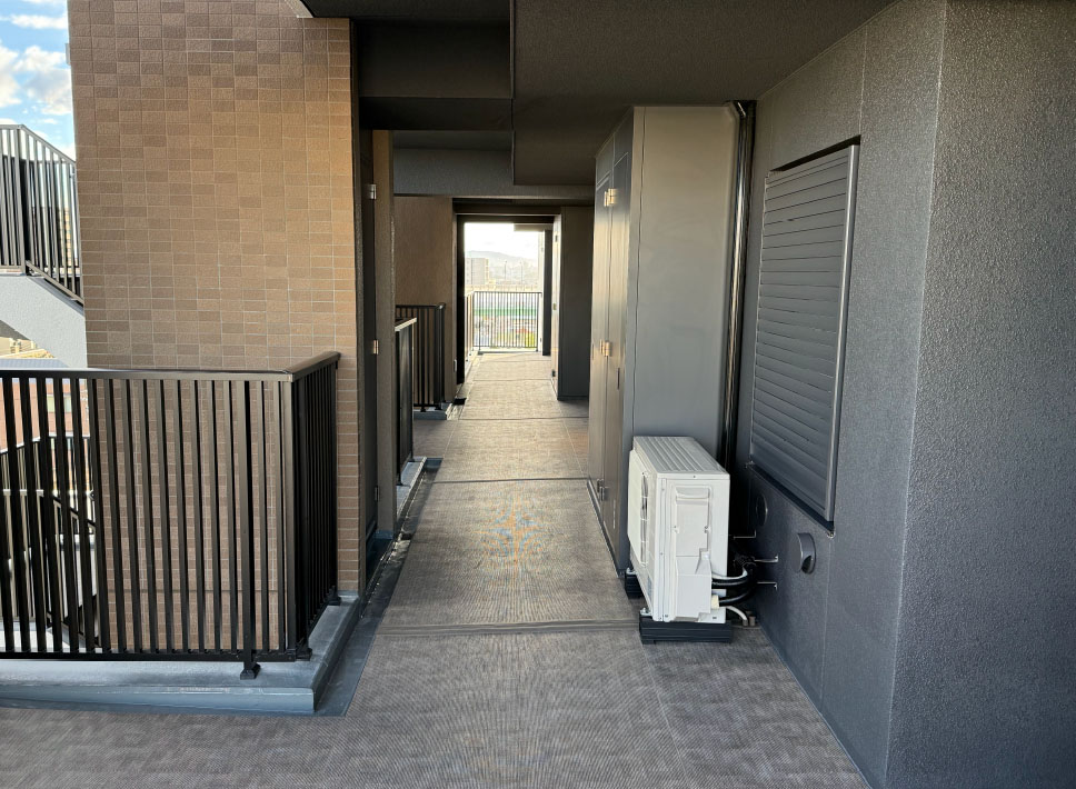 南棟9階 共用廊下床仕上げ